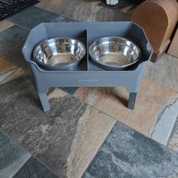Adjustable Dog Food Bowl Holder 
