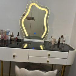 Make Up Vanity 