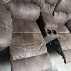 Reclining Couch With Cup Holder 