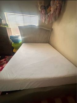 Queen size bed