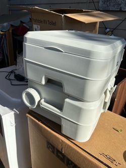 Portable RV Toilet for camping Outdoor etc 5.3 gallon