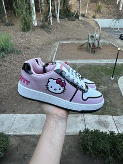 Hello Kitty Shoes