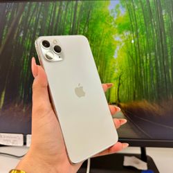 iPhone 11 PRO MAX 256GB UNLOCKED🤍