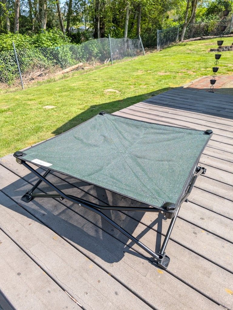 Coolaroo Outdoor Dog Bed