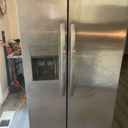Frigidaire FRSS2623AS 25.6 Cu.Ft. 36" Side by Side Refrigerator in Stainless Steel