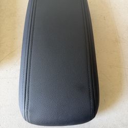 Chevy Trailblazer Black Leather Center Console Lid w/Switch year 2002 to 2009