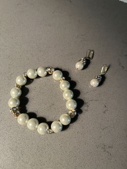 Costume Pearl Bracelet & Pierced Ear Rings