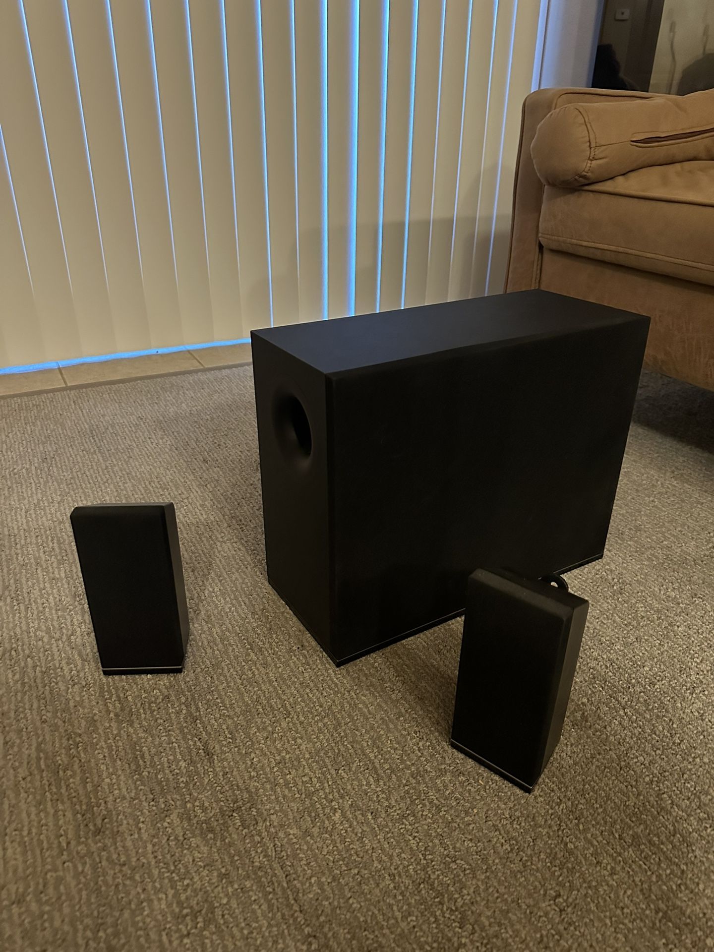 Vizio S4251w-B4 Soundbar With Speaker Stands Excellent Condition