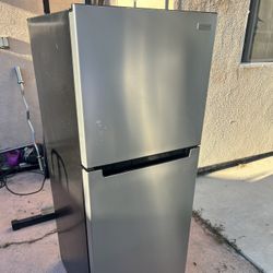 Vissani Refrigerator, 10.1 cu ft with freezer, Stainless Steel