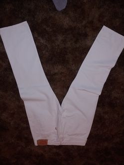 Solid white levis