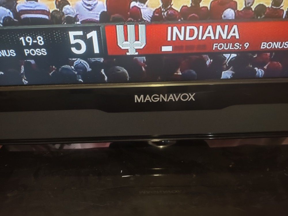 43 Inch Screen TV With Controller