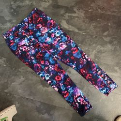 Woman’s Floral Leggings (L 11-13)