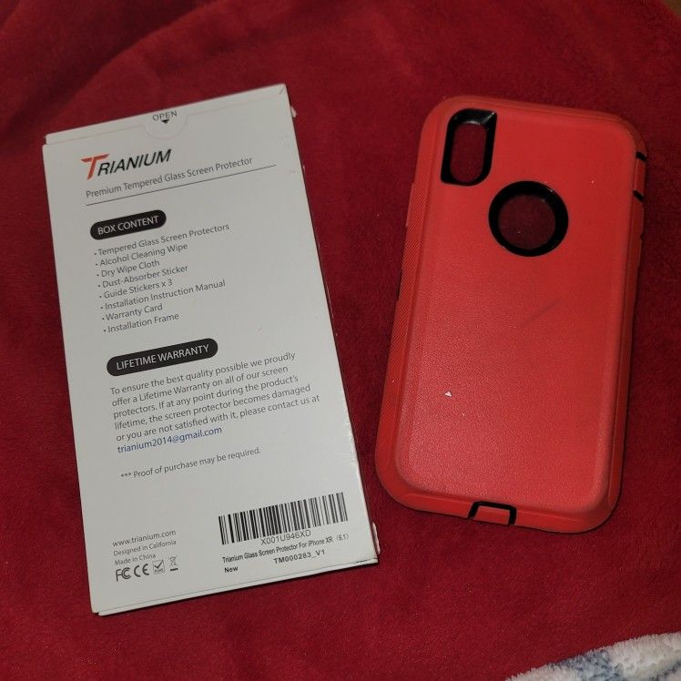 Iphone XR Cell Phone USED CASE  & NEW  Screen PROTECTOR 