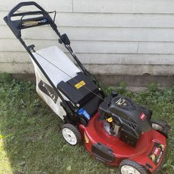 Toro 22” Personal Pace Self-Propelled Lawn Mower 