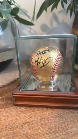 Mookie betts Auto Gold ball Dodgers Champ