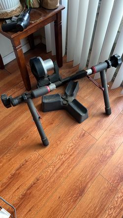 Bicycle track stand with front wheel stand