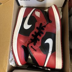 AIR JORDAN 1 MID