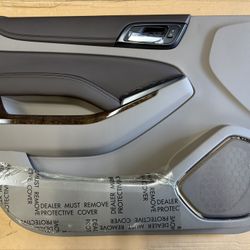 Genuine Oem 2015-2020 chevy tahoe / suburban Left driver side inner door panel w/ buttons GM Original 