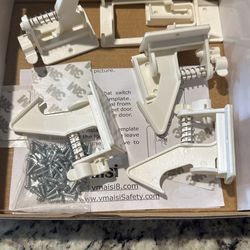 Baby Cabinet, safe clips