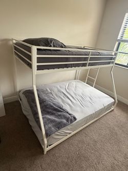 Bunk bed - Twin on top, Full on the bottom