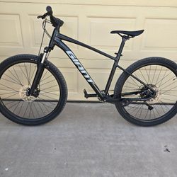 GIANT TALON 4 MOUNTAIN BIKE, 1X8 (MEDIUM FRAME)