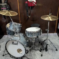 Pearl Drum Kit