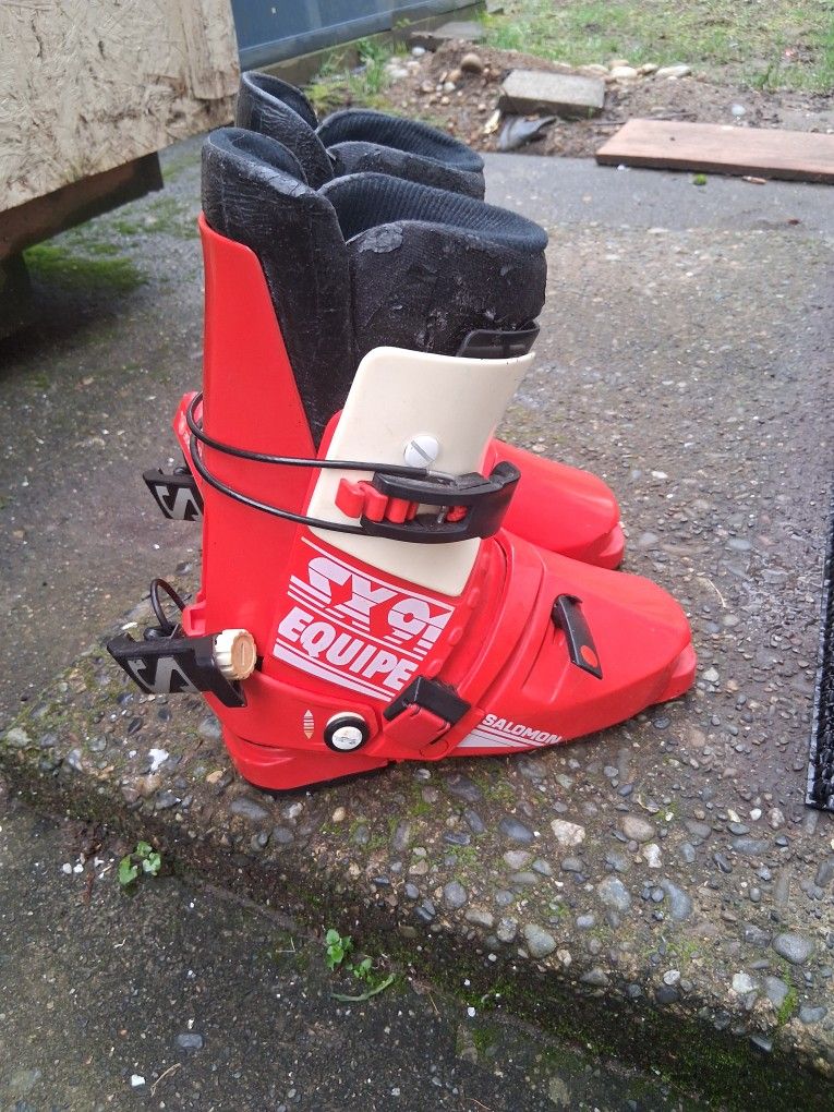 Size 310-15 Salomon Boots