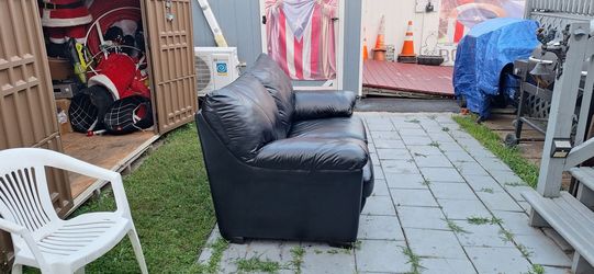 NATUZZI Leather Sofa
