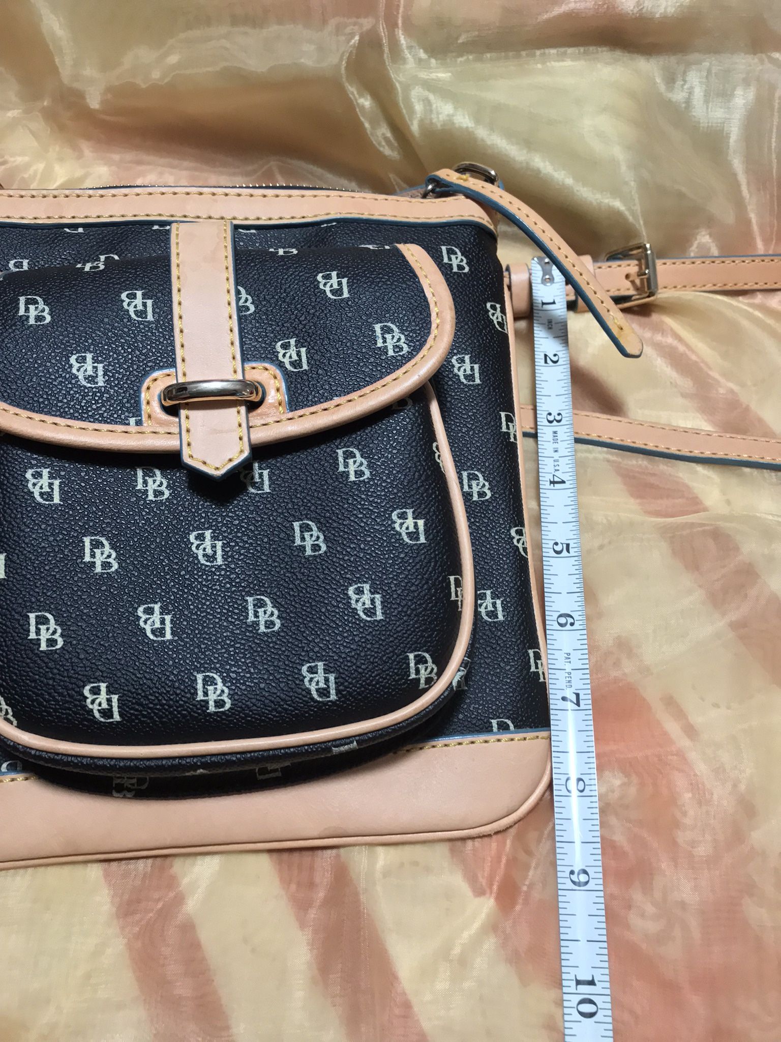 Dooney And Bourke Purse