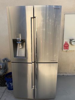 FREE Samsung Chef Collection 4-Door Refrigerator – Not Working
