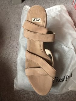 Ladies size 6 wedge heels Ugg sandals