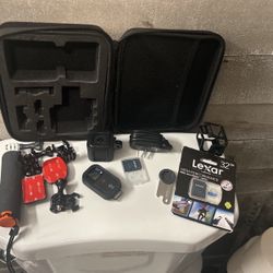 GoPro Hero 4 With Accessories 