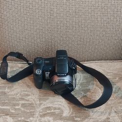 Sony Cyber Shot DSC-H7 8.1mp Digital Camera 