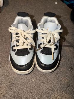 Baby blue Jordan’s size 9c