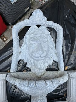 Cast Iron Aluminum, Lion Fountain Decor
