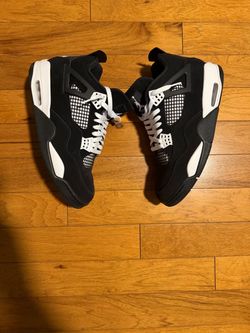 Air Jordan 4 Black thunders