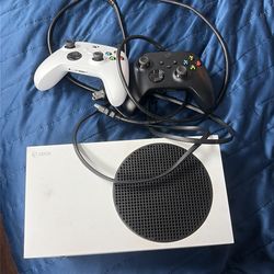 Xbox Series S With 2 controllers