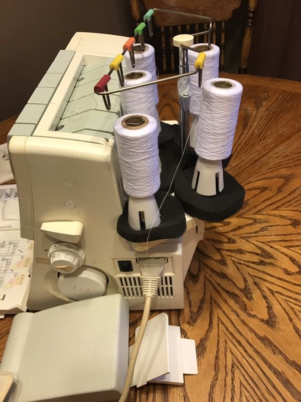 Pfaff Coverlock Serger/Sewing 4852 Machine for Sale in Kaukauna, WI