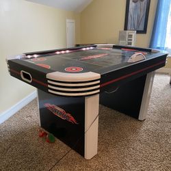 Air Hockey Table