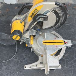 Dewalt Double bevel miter saw 