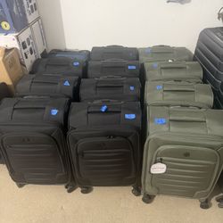 Swissgear 8099 Expandable Spinner Carry-On