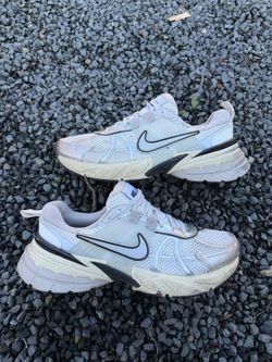 Nike V2K Run Summit White Metallic Silver Size 7.5W 6M