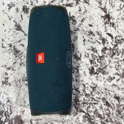 JBL Charge 4