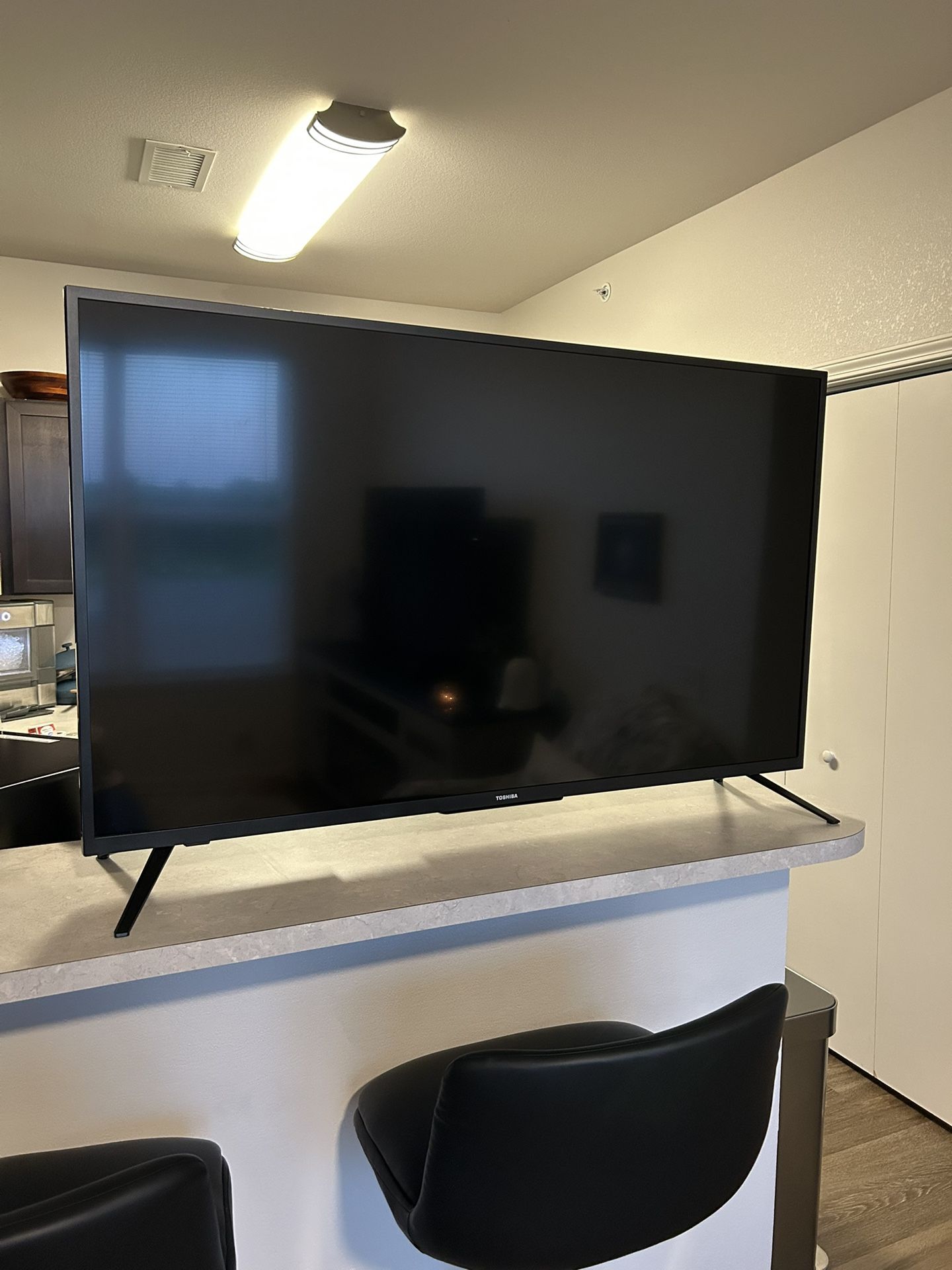 50” 4K Toshiba Smart TV