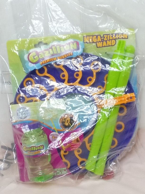 Gazillion bubble mega zillion wand