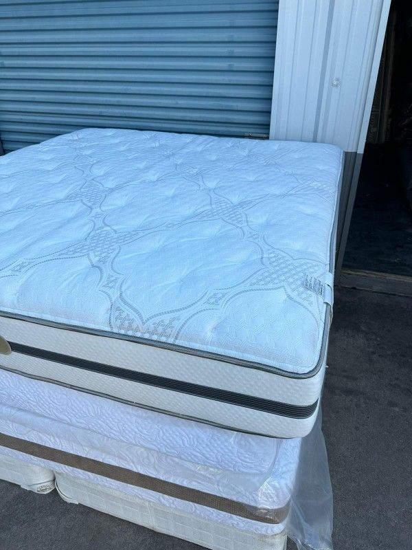King Size Mattress And Boxspring
