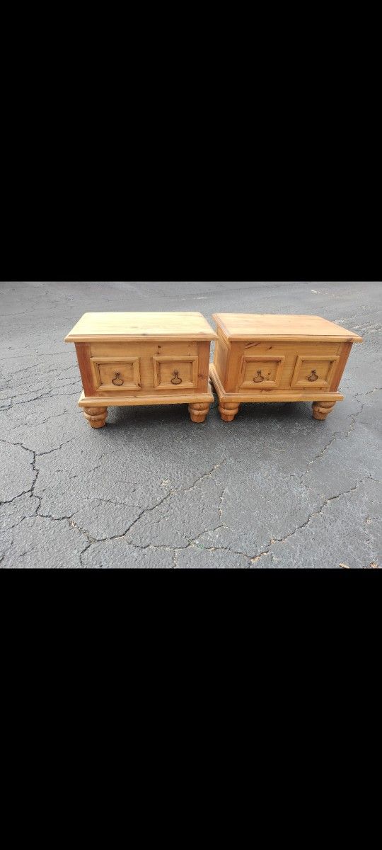 Pair of Solid Wood Hecho De Mexico Side/End Tables Night stands.