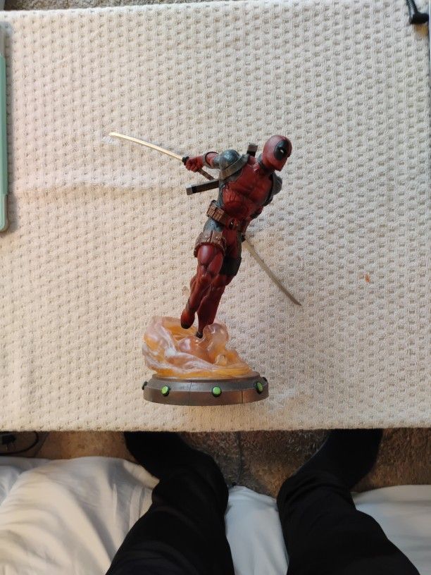 Deadpool The Merc With A Mouth Statue