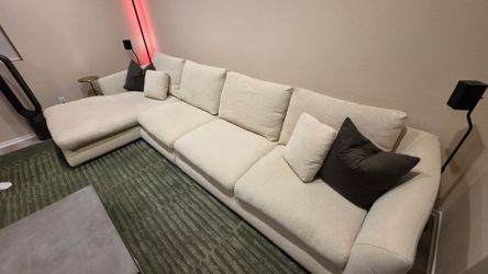 Valyou Feathers 142" Modular Sectional w/ Chaise – Beige
