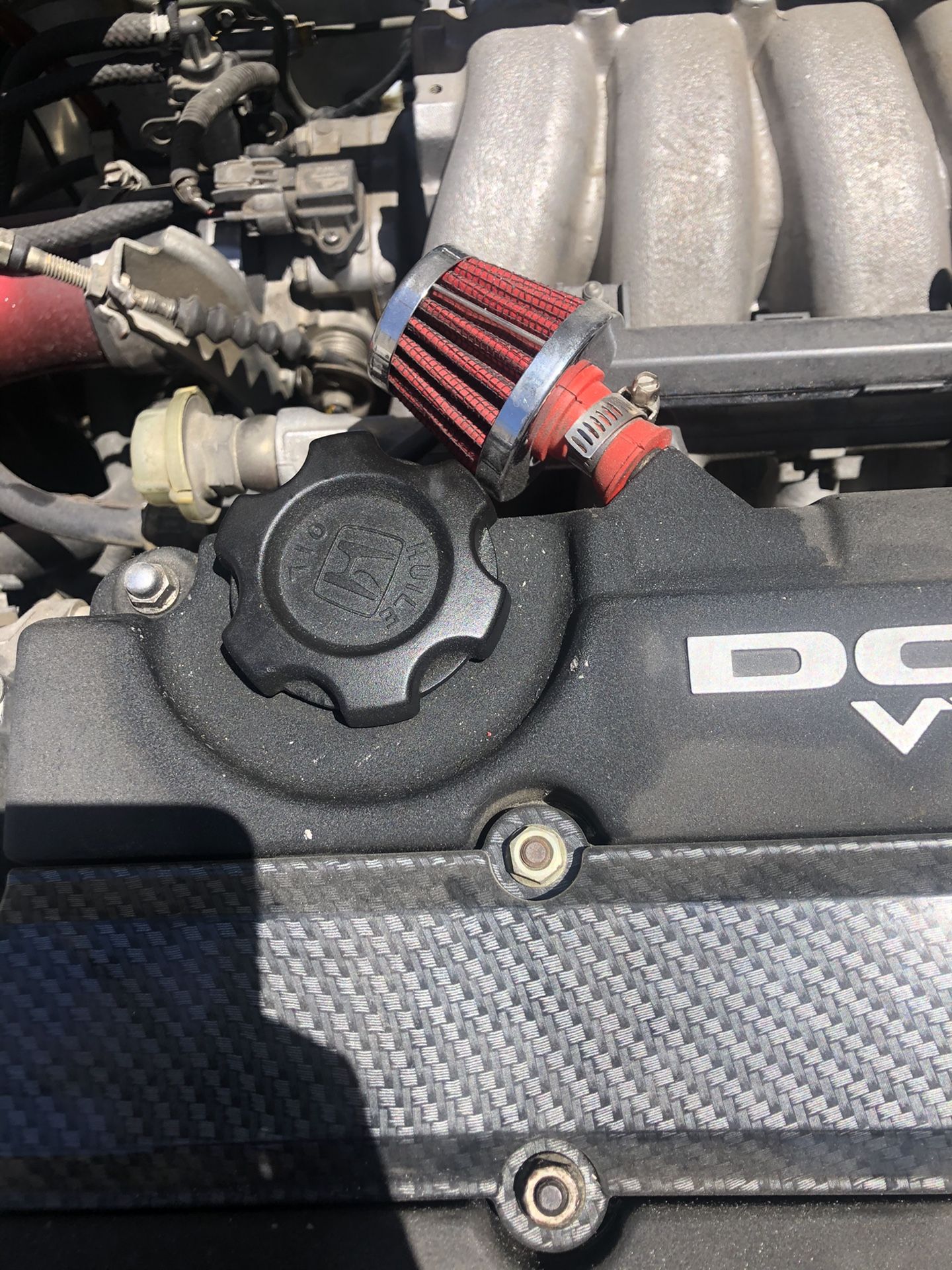 Valve cover breather / air filter